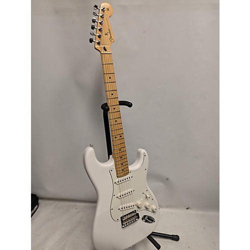 Fender Used Fender Player Stratocaster Olympic White Solid Body Electric Guitar Olympic White