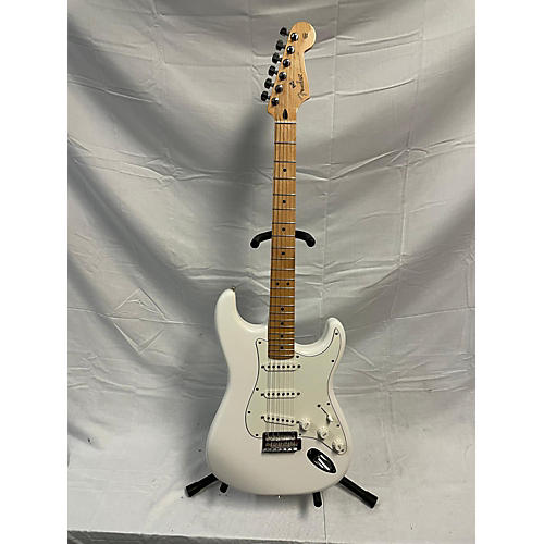 Fender Used Fender Player Stratocaster Olympic White Solid Body Electric Guitar Olympic White