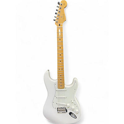 Fender Used Fender Player Stratocaster Polar White Solid Body Electric Guitar