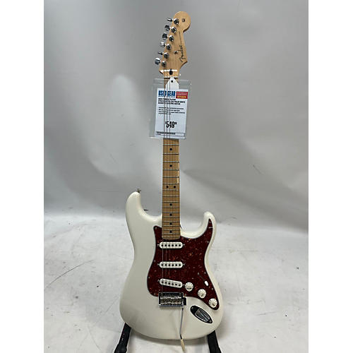 Fender Used Fender Player Stratocaster SSS Polar White Acoustic Electric Guitar Polar White