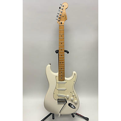 Fender Used Fender Player Stratocaster White Solid Body Electric Guitar