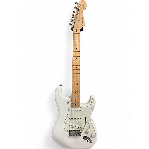 Fender Used Fender Player Stratocaster White Solid Body Electric Guitar White