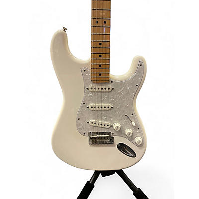 Fender Used Fender Player Stratocaster White Solid Body Electric Guitar