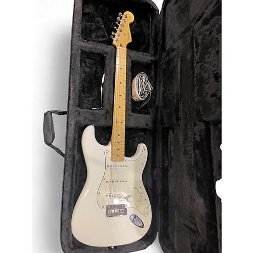 Used Fender Player Stratocaster White Solid Body Electric Guitar White