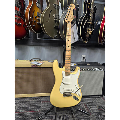 Fender Used Fender Player Stratocaster Yellow Solid Body Electric Guitar