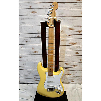 Fender Used Fender Player Stratocaster Yellow Solid Body Electric Guitar