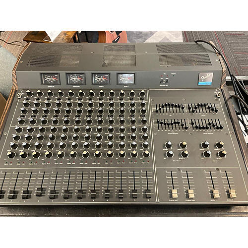 Fender Used Fender Professional Mixer 3212 Powered Mixer