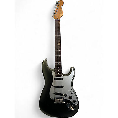 Used Fender STRATCASTER  PLUS DELUXE BLACK PEARL DUST Solid Body Electric Guitar