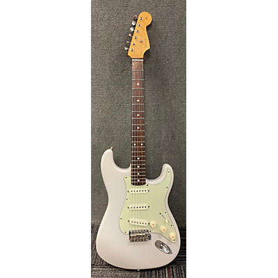 Fender Used Fender Special Edition 60s Stratocaster Lilac Solid Body Electric Guitar