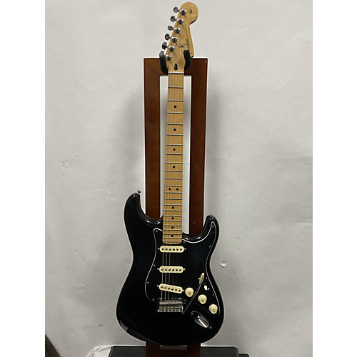 Fender Used Fender Special Edition Player Stratocaster Black Solid Body Electric Guitar Black