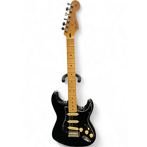 Used Fender Special Edition Player Stratocaster Black Solid Body Electric Guitar Black