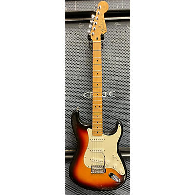 Fender Used Fender Standard Stratocaster 3 Tone Sunburst Solid Body Electric Guitar