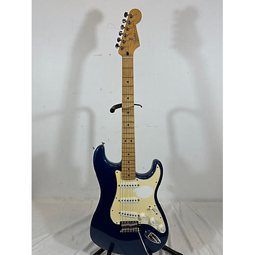 Fender Used Fender Standard Stratocaster Lake Placid Blue Solid Body Electric Guitar Lake Placid Blue