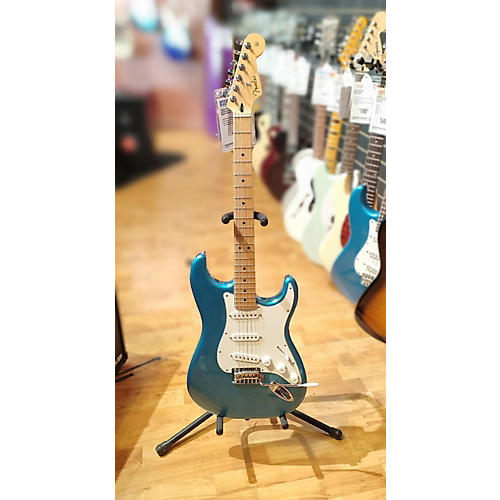 Fender Used Fender Standard Stratocaster Metallic Blue Solid Body Electric Guitar Metallic Blue