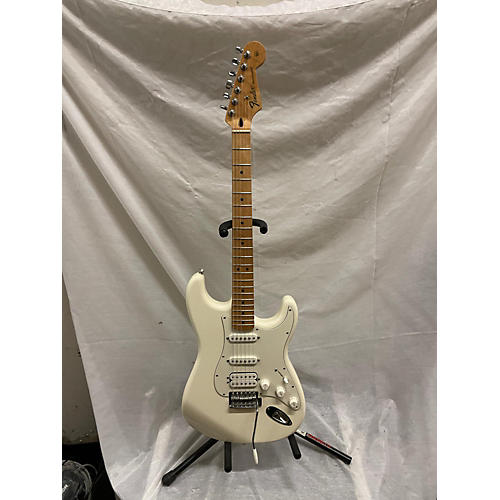 Fender Used Fender Standard Stratocaster White Solid Body Electric Guitar White