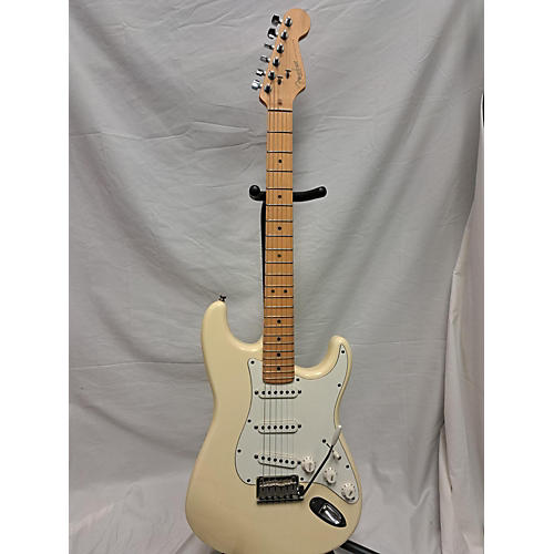 Fender Used  Fender Stratocaster White White