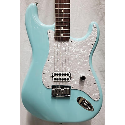 Fender Used Fender Tom Delonge Signature Stratocaster Daphne Blue Solid Body Electric Guitar