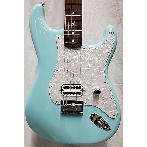 Fender Used Fender Tom Delonge Signature Stratocaster Daphne Blue Solid Body Electric Guitar Daphne Blue