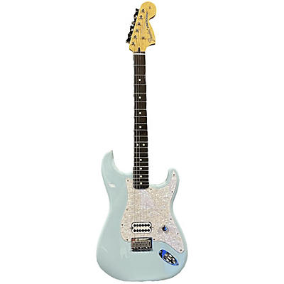 Fender Used Fender Tom Delonge Signature Stratocaster Daphne Blue Solid Body Electric Guitar