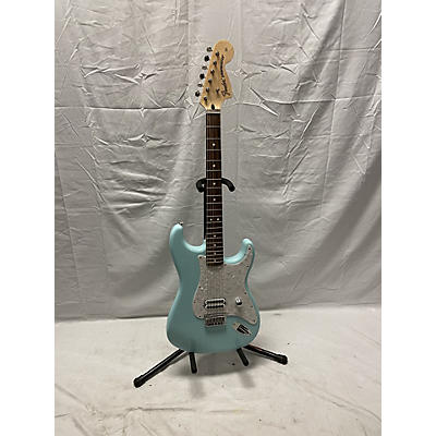 Fender Used Fender Tom Delonge Signature Stratocaster Daphne Blue Solid Body Electric Guitar