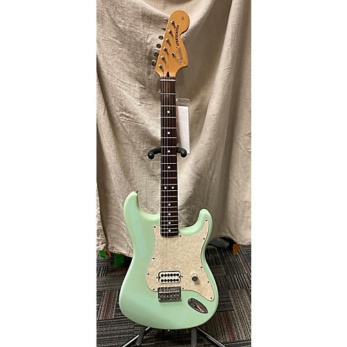 Fender Used Fender Tom Delonge Signature Stratocaster Mint Green Solid Body Electric Guitar Mint Green