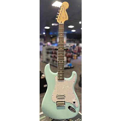 Fender Used Fender Tom Delonge Stratocaster With Invader SH8 Pickup Daphne Blue Solid Body Electric Guitar