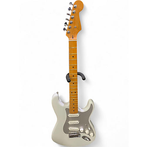 Used Fender Ultra II Stratocaster Avalanche Solid Body Electric Guitar Avalanche