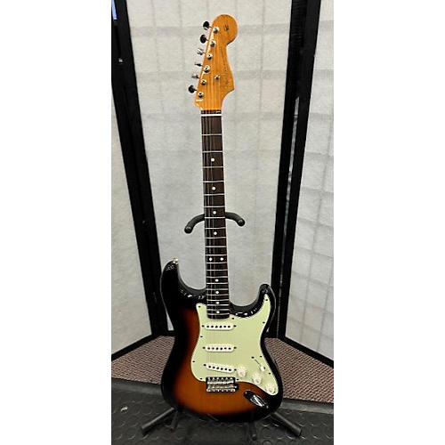 Fender Used Fender Vintera 60s Stratocaster 2 Color Sunburst Solid Body Electric Guitar 2 Color Sunburst