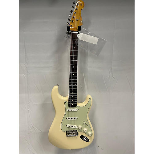 Fender Used Fender Vintera 60s Stratocaster Antique White Solid Body Electric Guitar Antique White