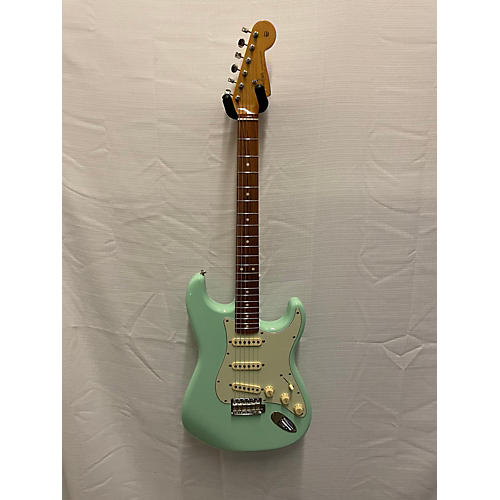 Fender Used Fender Vintera 60s Stratocaster Seafoam Green Solid Body Electric Guitar Seafoam Green