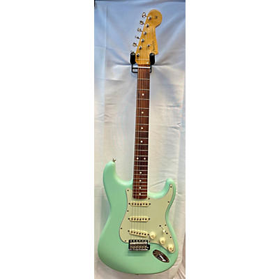 Fender Used Fender Vintera 60s Stratocaster Surf Green Solid Body Electric Guitar