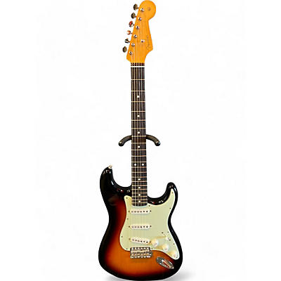 Fender Used Fender Vintera II '60s Stratocaster 3 Color Sunburst Solid Body Electric Guitar