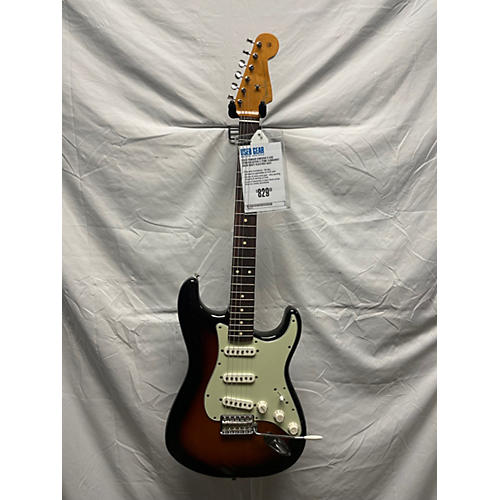 Fender Used Fender Vintera II 60s Stratocaster 3 Tone Sunburst Solid Body Electric Guitar 3 Tone Sunburst