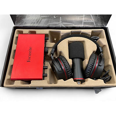 Used Focusrite 2I2 STUDIO BUNDLE