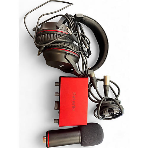 Used Focusrite Scarlett 2i2 Studio Pack