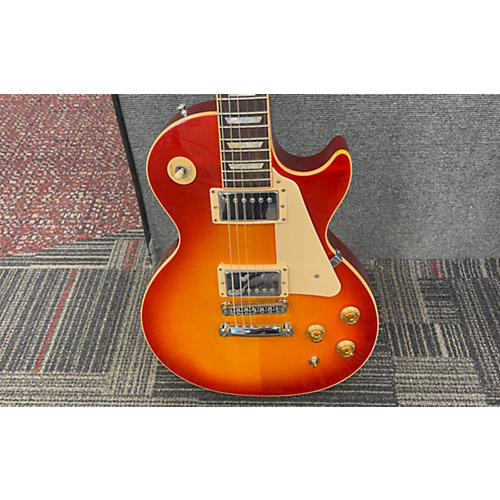 Gibson Used Gibson Les Paul 2 Color Sunburst Solid Body Electric Guitar 2 Color Sunburst