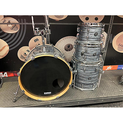 Gretsch Drums Used Gretsch Drums 4 piece Renown Silver Oyster Pearl Drum Kit Silver Oyster Pearl