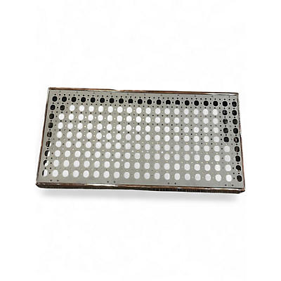 Used Hands custom pedalboard supreme 32x16 Pedal Board