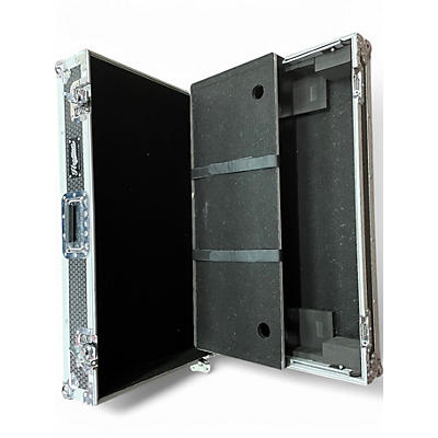 Used Headliner Low Profle Flight Case with Wheels DJ Case