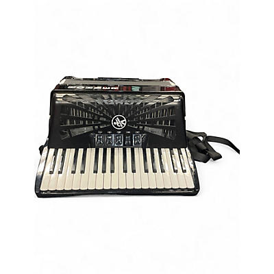 Used Hohner Bravo III 72 Piano Accordion Accordion