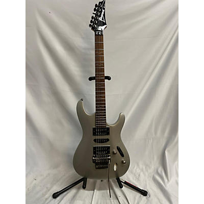 Ibanez Used Ibanez S470 Saber Silver Sparkle Solid Body Electric Guitar