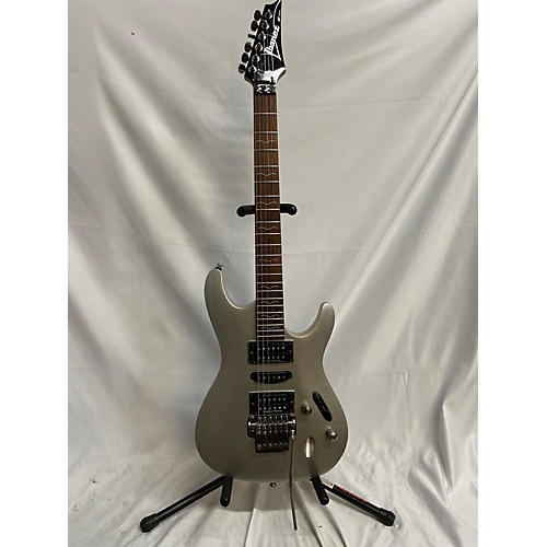 Ibanez Used Ibanez S470 Saber Silver Sparkle Solid Body Electric Guitar Silver Sparkle