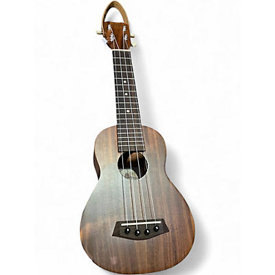Used Islander AS-4 Natural Ukulele