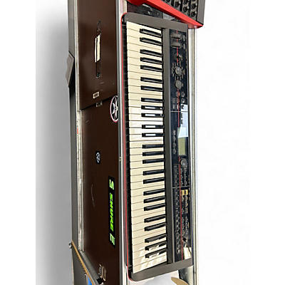 Used KORG Kross 61 Key Keyboard Workstation