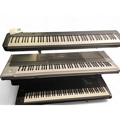 Used KORG M3 88 Key Keyboard Workstation