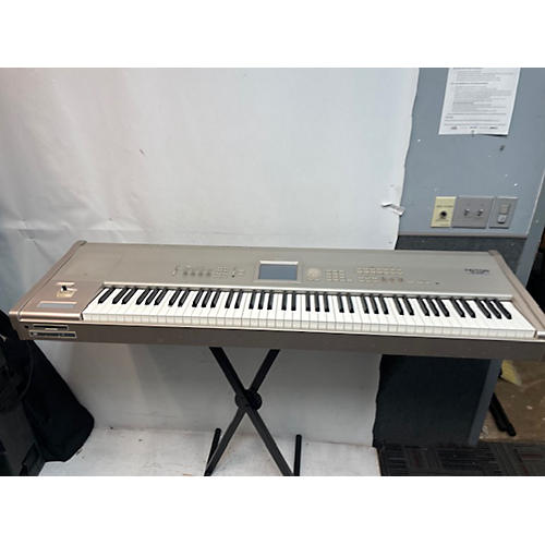 KORG Used KORG Triton Studio 88 Key Keyboard Workstation