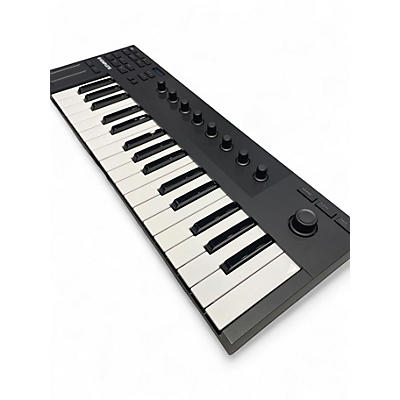 Used Komplete KONTROL M32 Keyboard Workstation