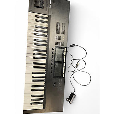 Used Komplete kontrol s49 Synthesizer