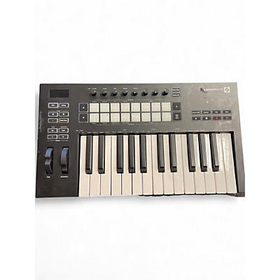 Used Launchkey LAUNCHKEY 25 MIDI Controller
