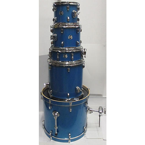 Ludwig Used Ludwig 5 piece Element Evolution Blue Sparkle Drum Kit Blue Sparkle